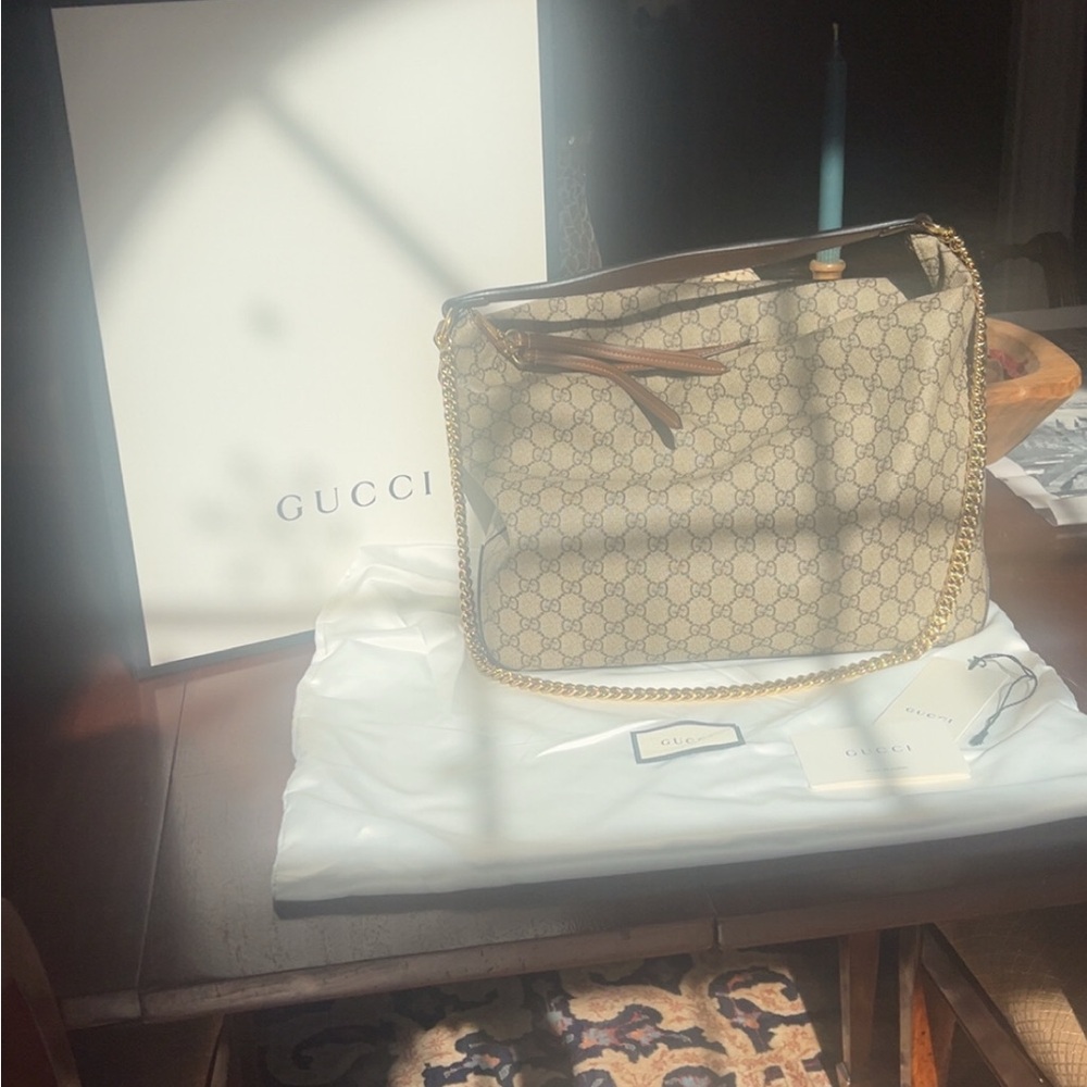 Gucci Beige and Brown Women's Shoulder Bag with dust bag and box.